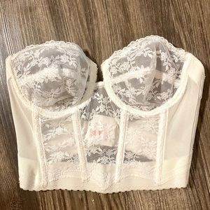 Gorgeous Vintage White Lace Bustier